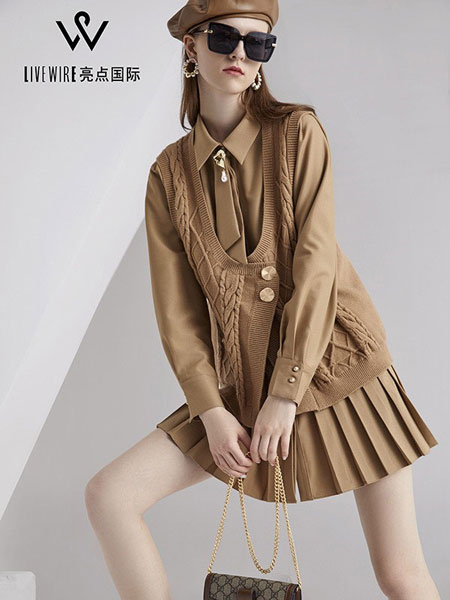 亮点国际女装品牌2021秋冬韩版时髦套装