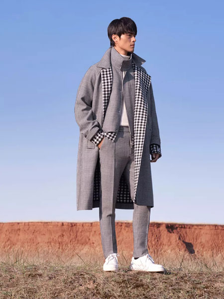 劲霸K-BOXING男装品牌2021冬季高领长款大衣