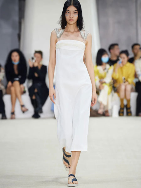 YIRANTIAN女装品牌2021秋季气质白色简约连体裤