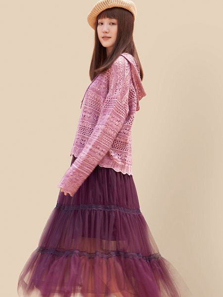 丽迪莎女装品牌2021冬季镂空粉色短款外套