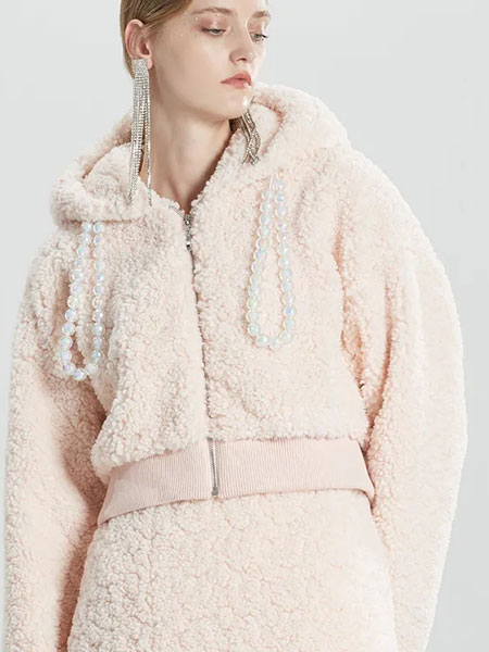 Misi,Camii女装品牌2021秋冬羊羔毛珍珠时尚套装