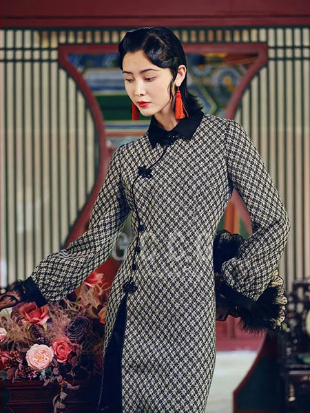 GCCG女装品牌2021冬季中国风收腰气质连衣裙