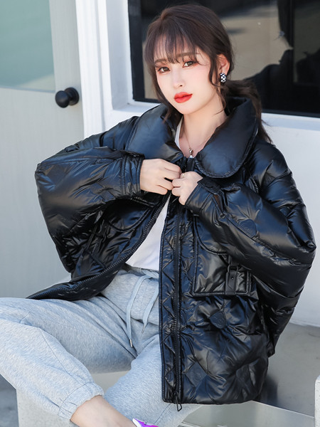 艾诺绮女装品牌2021冬季黑色休闲羽绒服