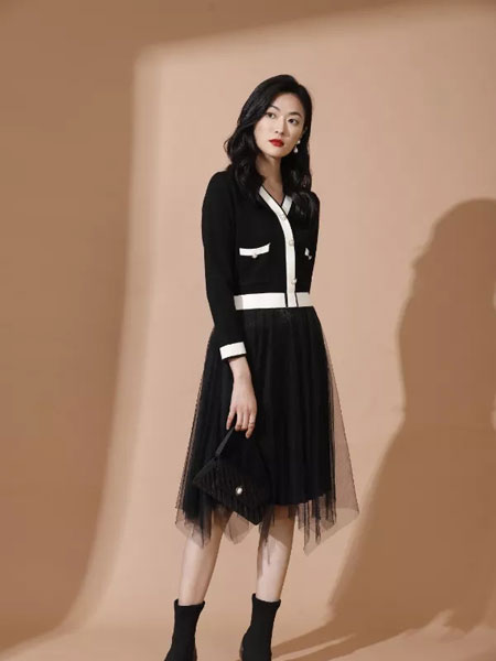 珞莎琳女装品牌2021冬季小香风气质连衣裙