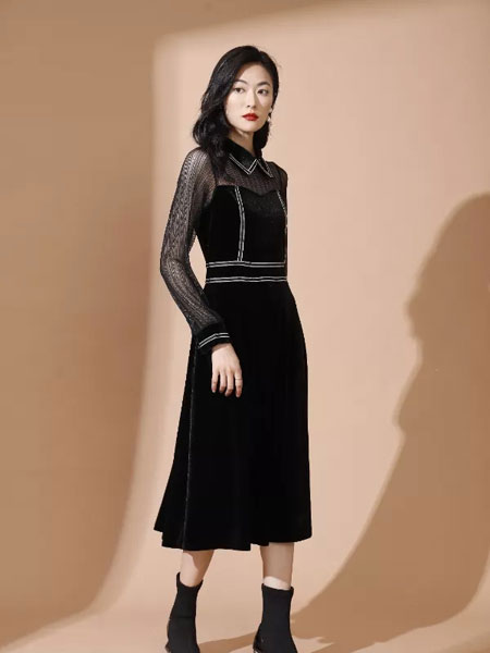 珞莎琳女装品牌2021冬季蕾丝复古大气连衣裙