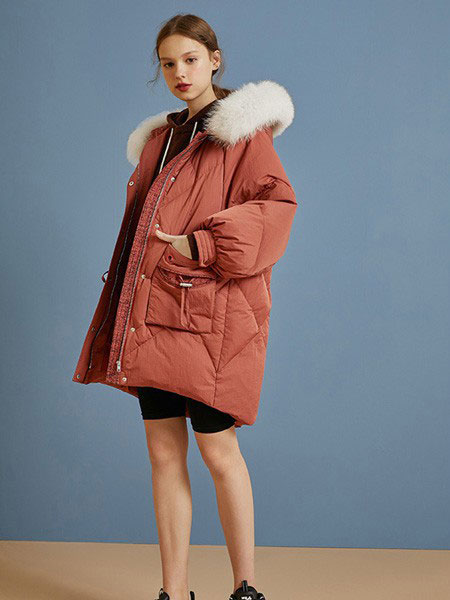 范米轩女装品牌2021冬季毛领中长款棉服