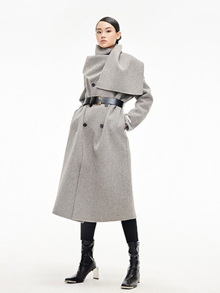 来尔佳昵LARCHY女装品牌2021冬季大气长款灰色大衣
