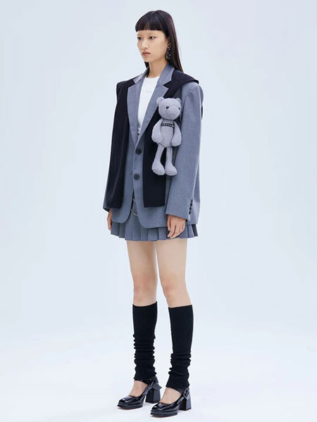 致瑞女装品牌2021冬季小熊韩版西服套装