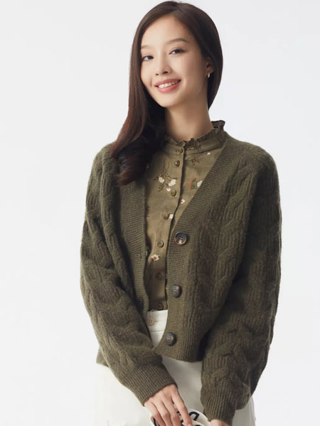 ClothScenery布景女装品牌2021冬季绿色短款时髦针织开衫