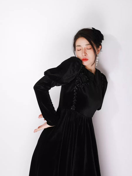 JOU SEO MOK女装品牌2021冬季泡泡袖公主长款连衣裙