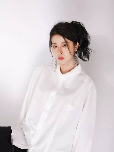 JOU SEO MOK女装品牌2021冬季简约百搭白色衬衫