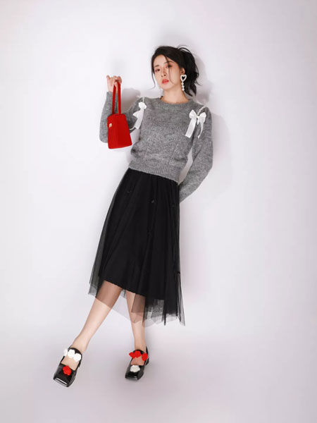 JOU SEO MOK女装品牌2021冬季蝴蝶结气质短款毛衣