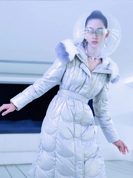 欧点OU.女装品牌2021冬季毛领系腰带收腰长款羽绒服