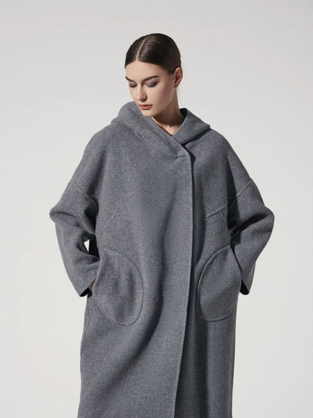 柯罗芭女装品牌2021冬季灰色长款连帽大衣