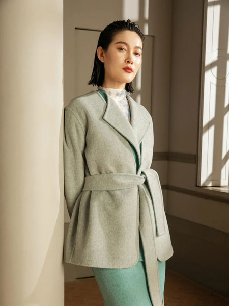15小时女装品牌2021冬季系腰带中长款韩版外套