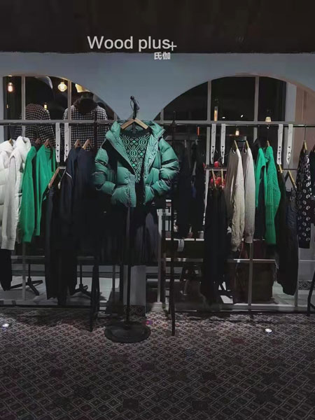 氏伽女装品牌2021冬季短款保暖羽绒服外套