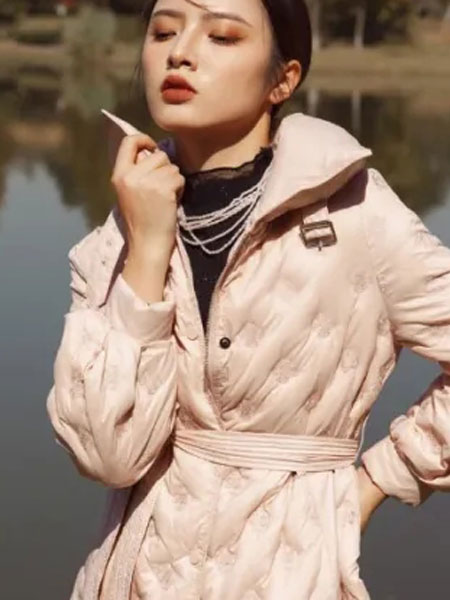 夏斐.素女装品牌2021冬季长款系腰带收腰韩版羽绒服