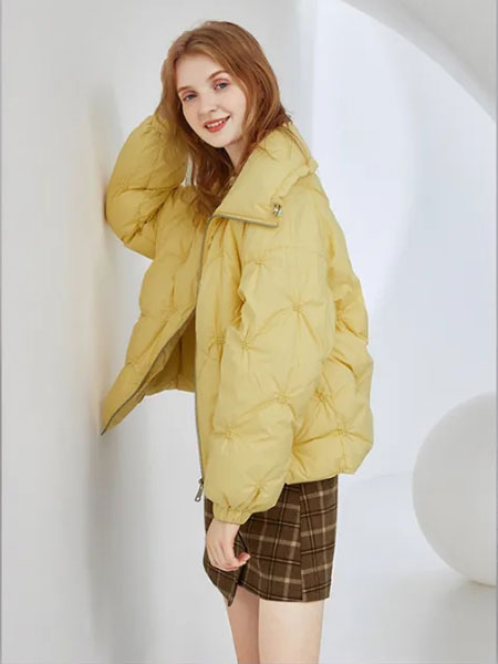 十八淑女坊女装品牌2021冬季保暖黄色舒适羽绒服