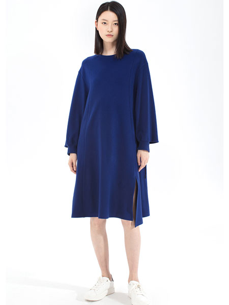 和言女装品牌2021冬季蓝色长款宽松连衣裙