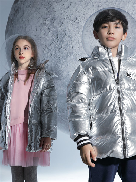 巴柯拉童装品牌2021冬季银色防雨水加厚羽绒服