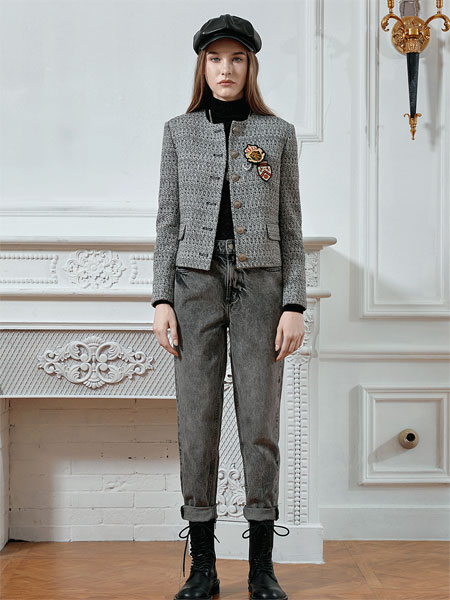 维斯提诺女装品牌2021冬季短款气质时髦外套