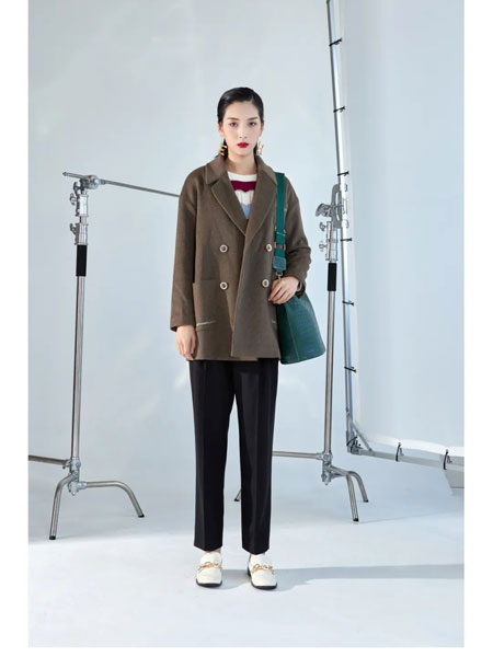 EATCH女装品牌2021冬季韩版气质宽松大衣