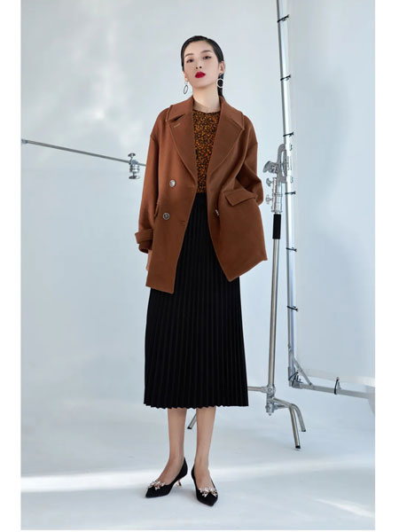 EATCH女装品牌2021冬季棕色气质中长款大衣