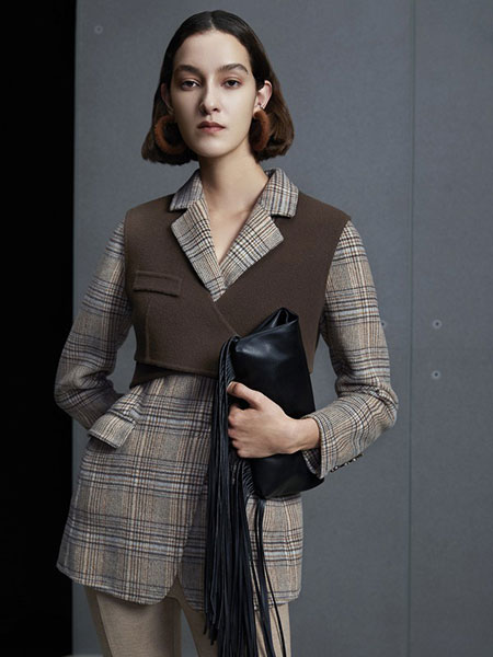 芮玛女装品牌2021冬季格纹时尚大衣