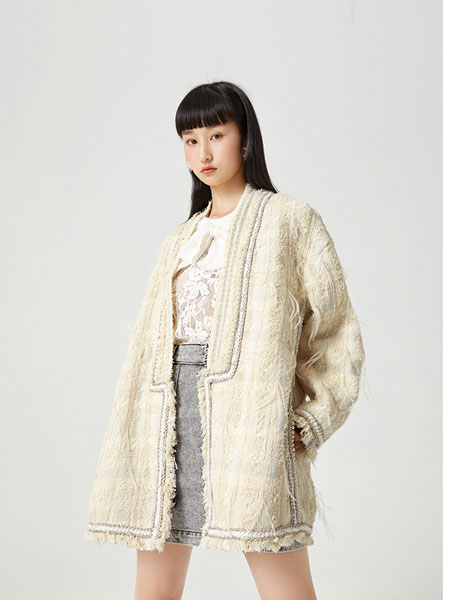 斐娜晨女装品牌2021冬季宽松舒适小香风外套