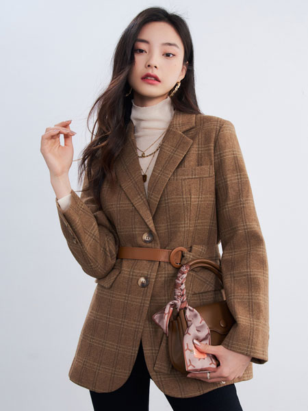 爱客女装品牌2021冬季韩版系腰带外套
