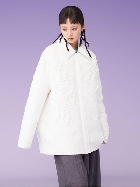 密扇女装品牌2021冬季刺绣简约纯色外套