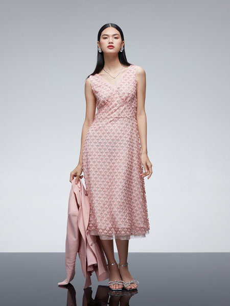DoubleLove女装品牌2022春季粉色长款舒适连衣裙