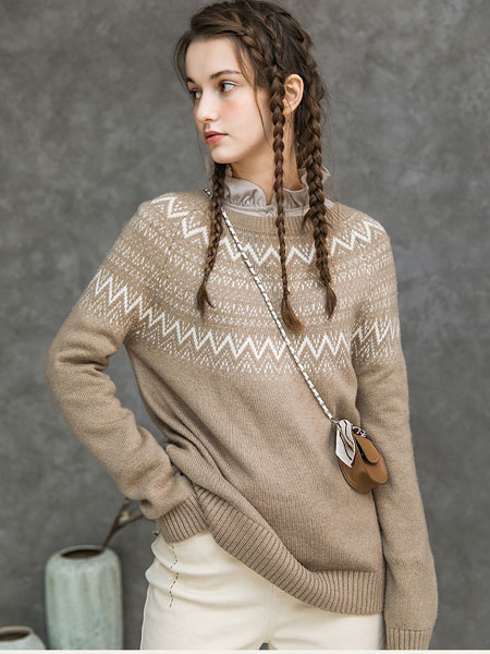 范可儿女装品牌2021冬季复古刺绣柔软毛衣