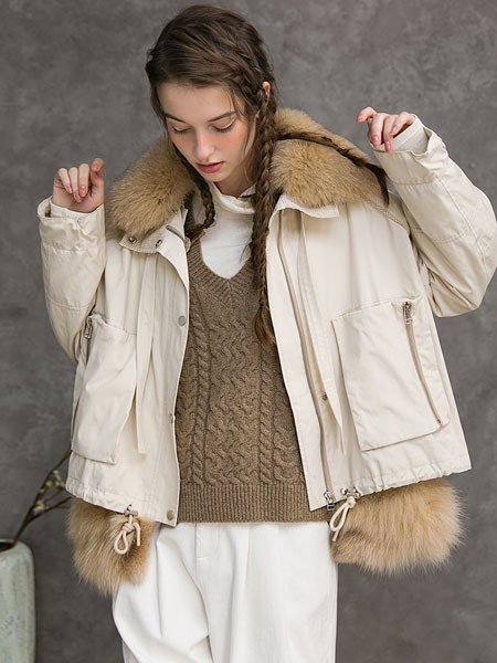 范可儿女装品牌2021冬季毛领宽松保暖棉服