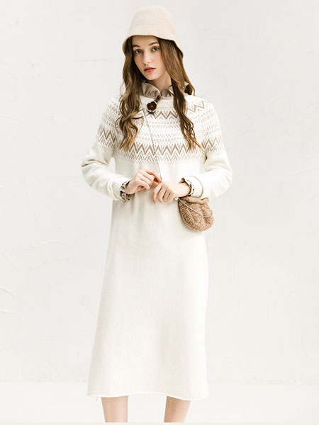 范可儿女装品牌2021冬季简约显白长款连衣裙