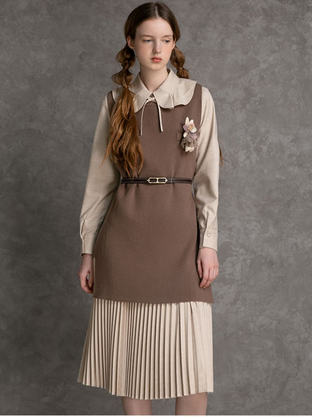 范可儿女装品牌2021冬季系腰带长款连衣裙