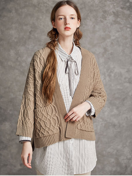 范可儿女装品牌2021冬季短款柔软针织开衫