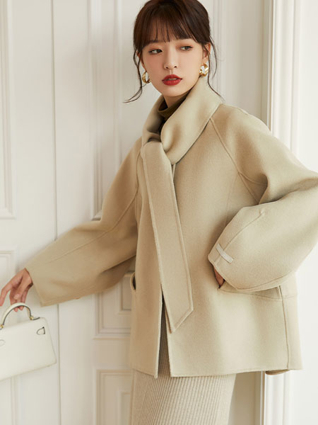 朗文斯汀女装品牌2021冬季短款时尚外套