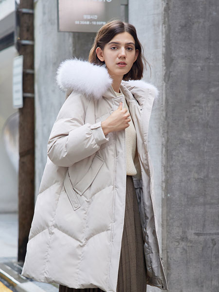 坦博尔女装品牌2021冬季毛领中长款保暖羽绒服