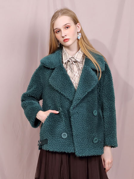 邦珈女装品牌2021冬季短款柔软舒适外套
