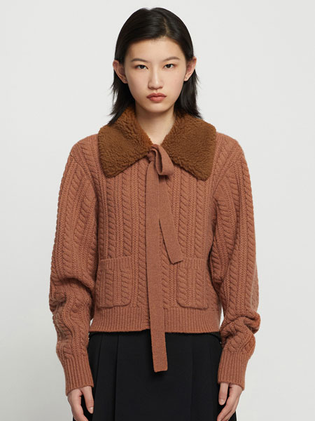 Carven卡纷女装品牌2021冬季短款舒适针织毛衣