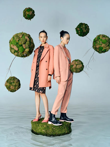 迪赛尼斯女装品牌2022春季中长款宽松气质套装