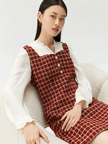 迪赛尼斯女装品牌2021冬季小香风时尚套装