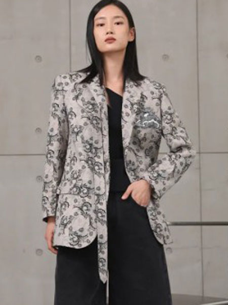 美诗缇MIXTIE女装品牌2022春季短款气质西服领外套