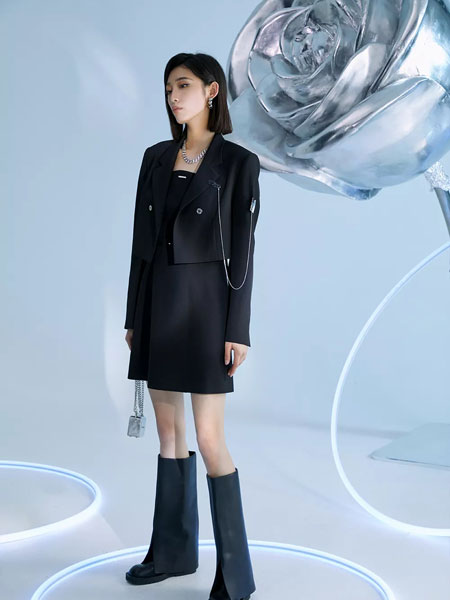LOFT SHINE女装品牌2022春季时尚气质套装