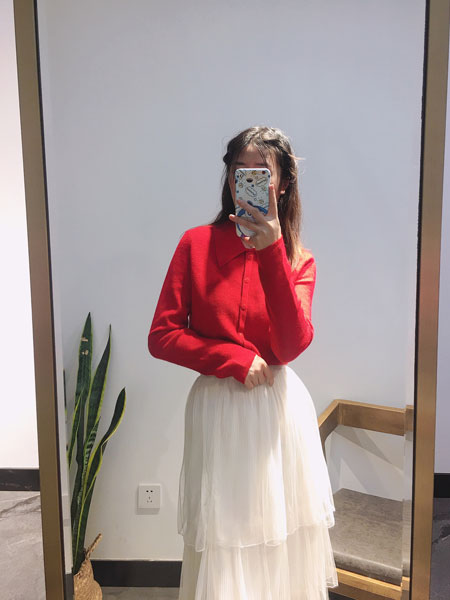 STG/尚甜格StellaT.Gonzalez/VIVIARKET女装品牌2021秋冬红色时尚上衣