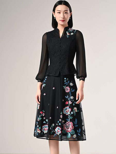 古色SUSSI女装品牌2022春季蕾丝拼接气质优雅套装
