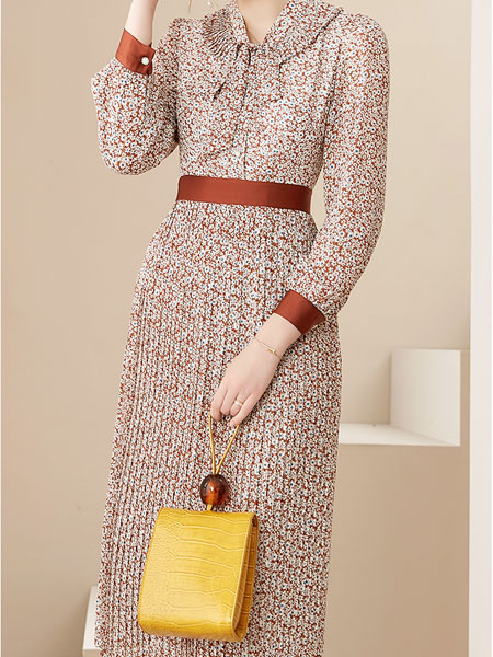 洛诗琳女装品牌2022春季时尚气质系腰带长款连衣裙