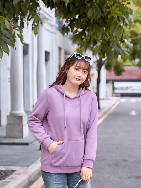 msshe女装品牌2021冬季紫色连帽卫衣