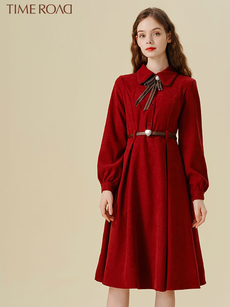汤米诺女装品牌2021冬季气质甜美长款连衣裙